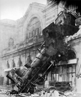 500px-Train_wreck_at_Montparnasse_1895